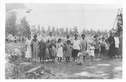 Apricot Pitting Crew, A. Everett Ranch