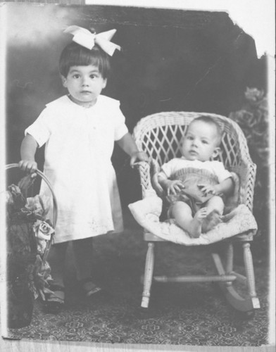 Emma and Berta Ordoñez, Child Portrait