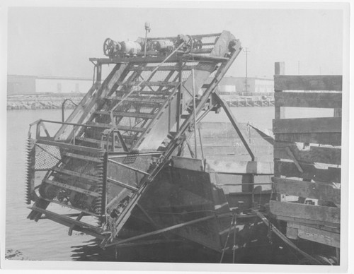 Port Hueneme Harbor, Kelp Cutter