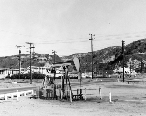 Oil Well, Ventura Avenue Oil Field, 1979