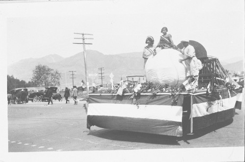 Parade Float, Fillmore May Festival