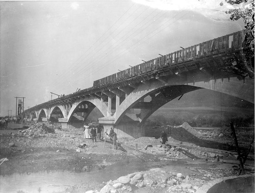 Building of Ventura Bridge