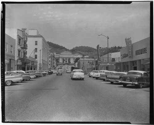 Looking North on California Street in Ventura