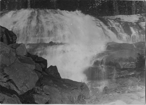 Bubbs Creek Falls in Kings River Nat'l Park