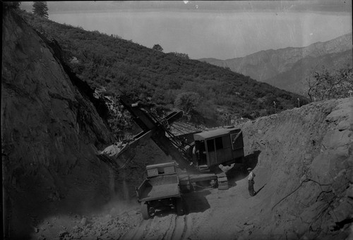 Pictures of building Road to Kings Canyon Kings Highway roadway