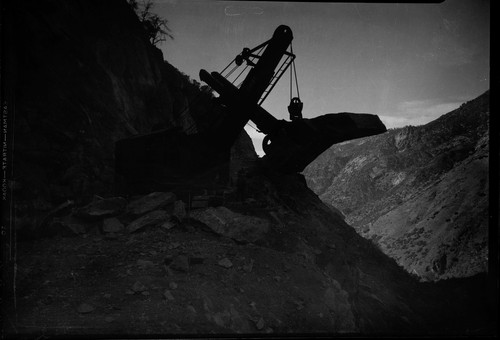 Pictures of building Road to Kings Canyon Kings Highway roadway