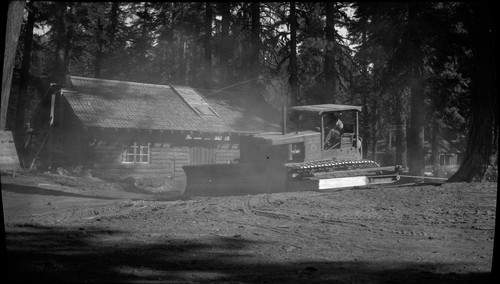 Grant Village, tractor