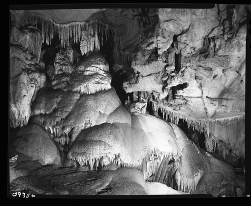 Crystal Cave Interior Formations, Dome in Dome Room