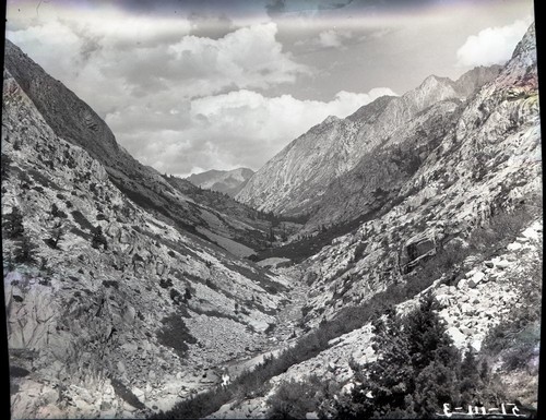 Glaciated Canyons, Talus Slopes, Between Devils Punch Bowl and Palisade Creek