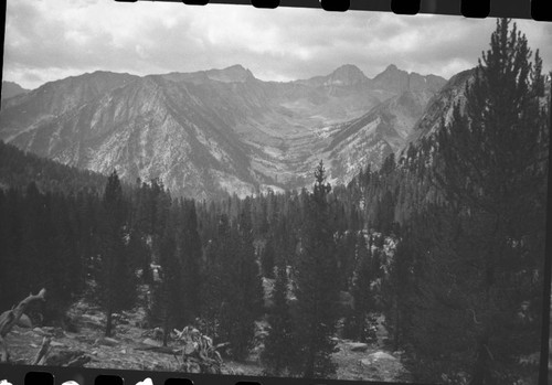 View south towards North Guard from Gardiner Pass. Misc. Peaks, Glaciated Canyons