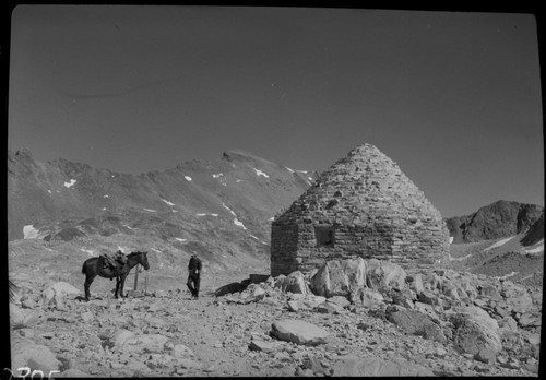 Backcountry Cabins and structures, Muir Pass Hut