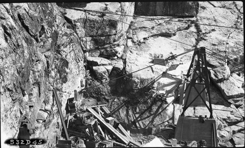 Hamilton Gorge, SN, Construction, Hamilton Gorge Bridge west tower and pedestals