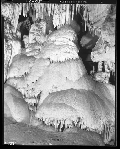 Crystal Cave Interior Formations, Dome in Dome room