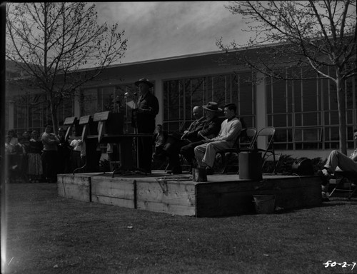 Howard Stagner, College of the Sequoias, Visalia, Dedications and Ceremonies, Park Superintendents. Sequoia Trees at College of the Sequoias. Supt. Eivind Scoyen and Forester Carlock E. Johnson. 50033