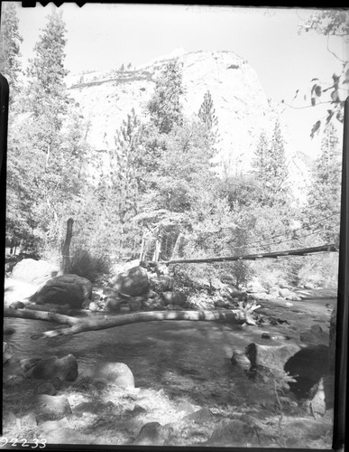 Bridges, Swinging bridge across South Fork Kings River