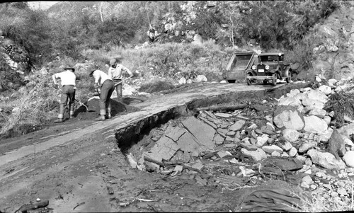 Flood and Storm Damage, Generals Highway. Maintenance Activities