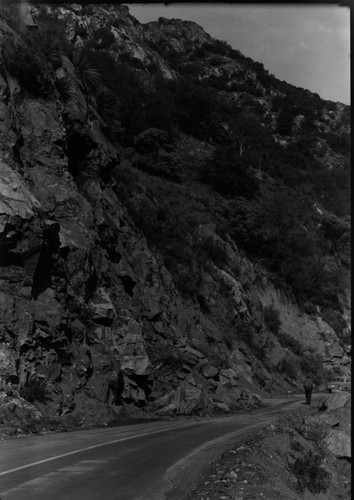 Floods and Storm Damage, Rock slide 1 mile above Ash Mountain