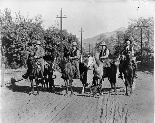 NPS Groups, "Rangers (L to R) Charles Blossom, Ernest Britten, Harry Britten, Lew Davis." Not Ernest Britten, but Walter Fry [wse 2012]