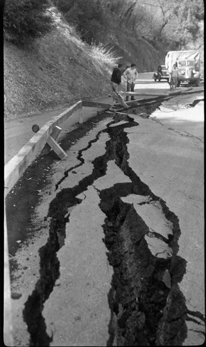 Floods and Storm Damage, slide on Generals Highway. Individuals unidentified