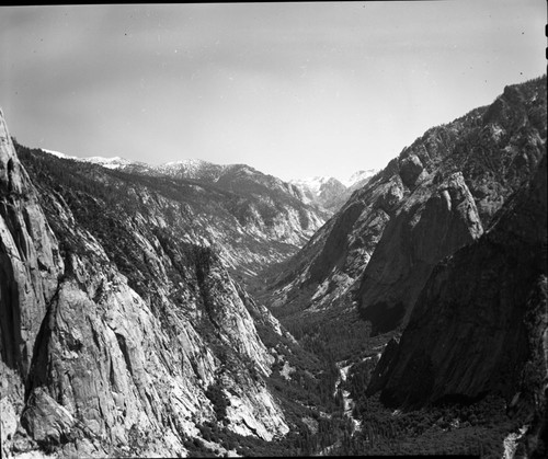 Tehipite Valley, looking upstream. Glaciated Canyons