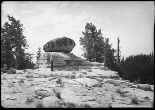 Exfoliating and Weathering, weathered rock, Individual unidentified