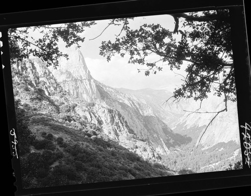 Middle Fork Kings River Canyon, from trail from Crown Valley Tehipite Dome