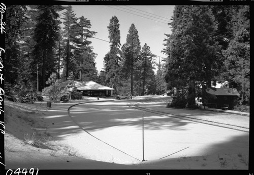 Winter Scenes, Grant Grove Visitor Center in snow. Buildings and Utilities