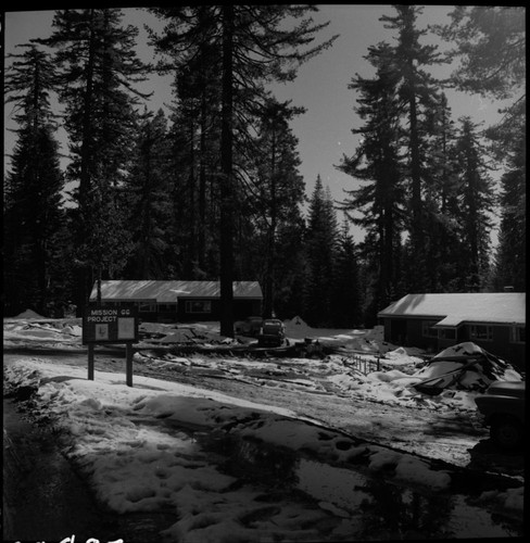 Construction, Mission 66 houses at Grant Grove