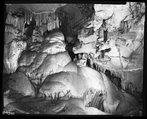 Crystal Cave Interior Formations, Dome in Dome Room