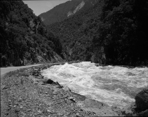 Floods and Storm Damage, High water, South Fork Kings River