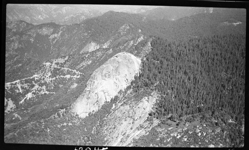 Moro Rock, with Generals Highway looking north. Air photo