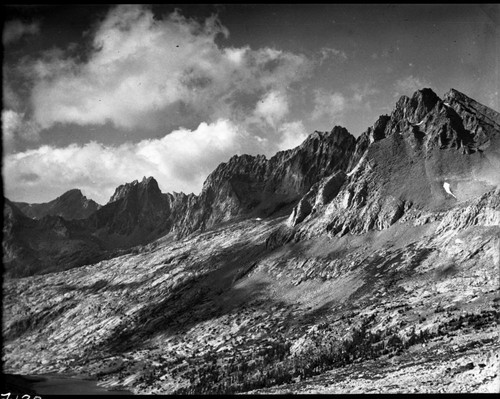 The Palisades, Middle Palisade Crest