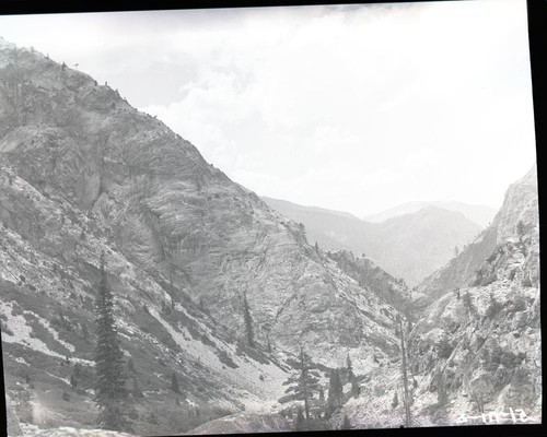 Glaciated Canyons, Talus Slopes, Between Devils Punch Bowl and Palisade Creek