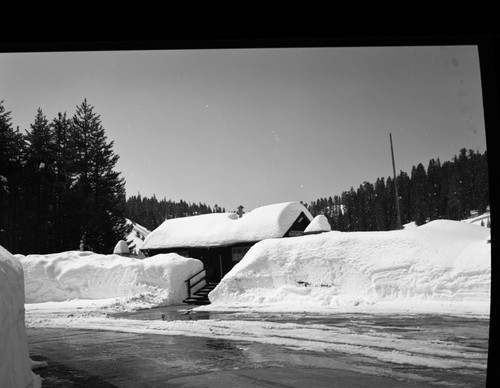 Winter Scenes, Concessioner Facilities, Ski House and lunch room