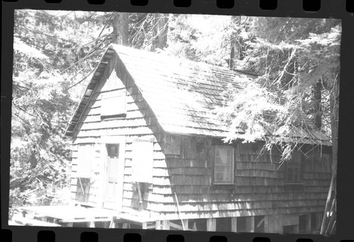 Backcountry Cabins and Structures. Dillonwood Cabin on the North Fork of the Tule River