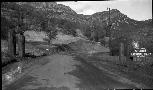 Signs, entrance sign, Generals Highway