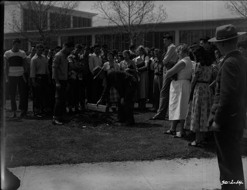 Howard Stagner, College of the Sequoias, Visalia, Dedications and Ceremonies, Park Superintendents. Sequoia Trees at College of the Sequoias. Supt. Eivind Scoyen and Forester Carlock E. Johnson. 50033