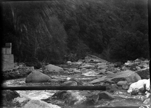 South Fork Kaweah River, Flood and Storm Damage, flood damage to roads and bridges along South Fork