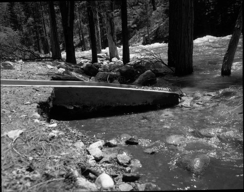 Floods and Storm Damage, High water, South Fork Kings River, site of Concessioner development