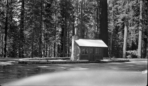 Buildings and Utilities, Lost Grove Entrance Station