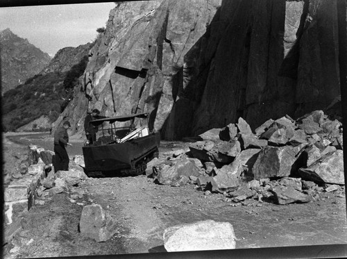 South Fork Kings River Canyon, Floods and Storm Damage, Weasel trip to Cedar Grove