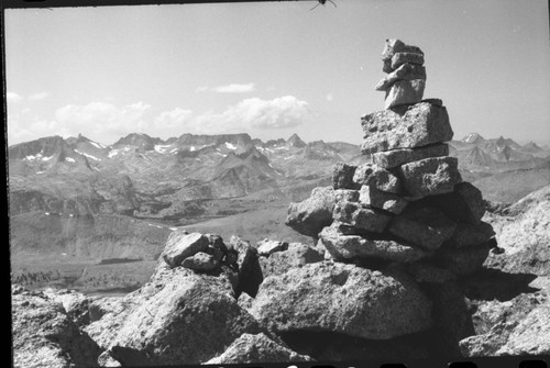 Great Western Divide from Mount Barnard. Milestone Peak, Table and Thunder Mountains