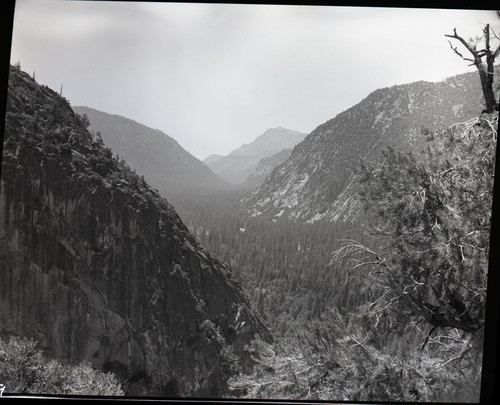 South Fork Kings River Canyon, Looking down canyon from near Roaring River Falls. Glaciated Canyons