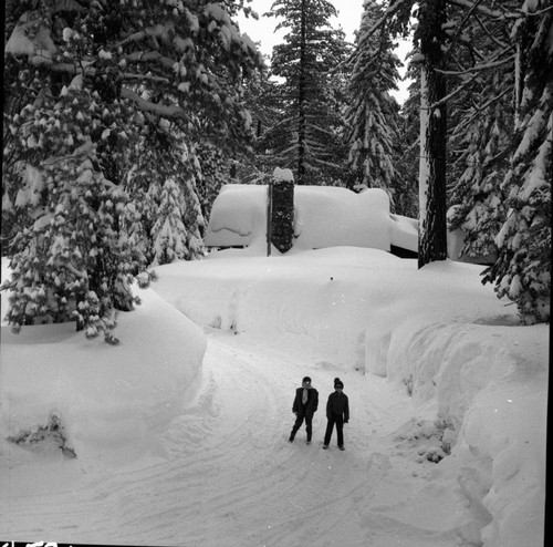 Winter Scenes, Grant Grove Village in snow, record heavy snows, Buildings and Utilities