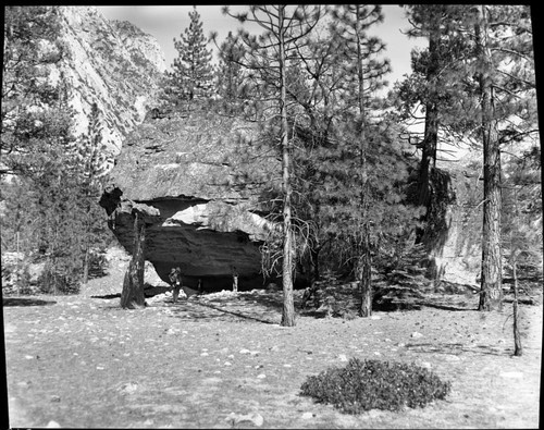 Glacial Moraines, Large Boulder lying atop glacial debris, not recessional moraine behind