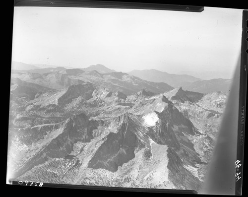 Great Western Divide, looking west (aerial view)