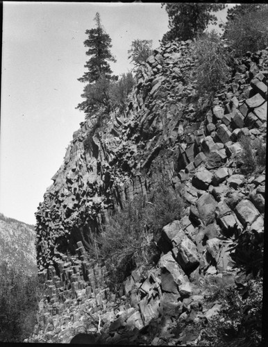 Volcanism, Basaltic columns in Kern Canyon