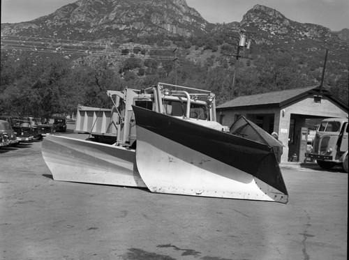 Vehicle and equipment, new snowplow