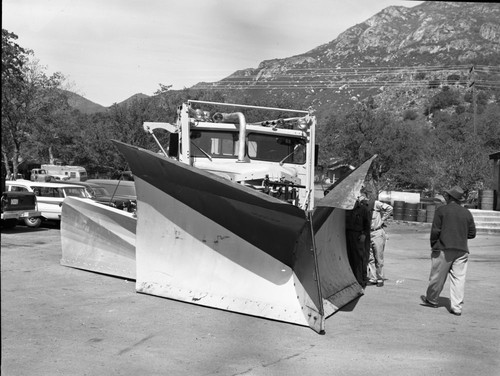 Vehicle and equipment, new snowplow