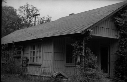 Building and Utilities, Old houses